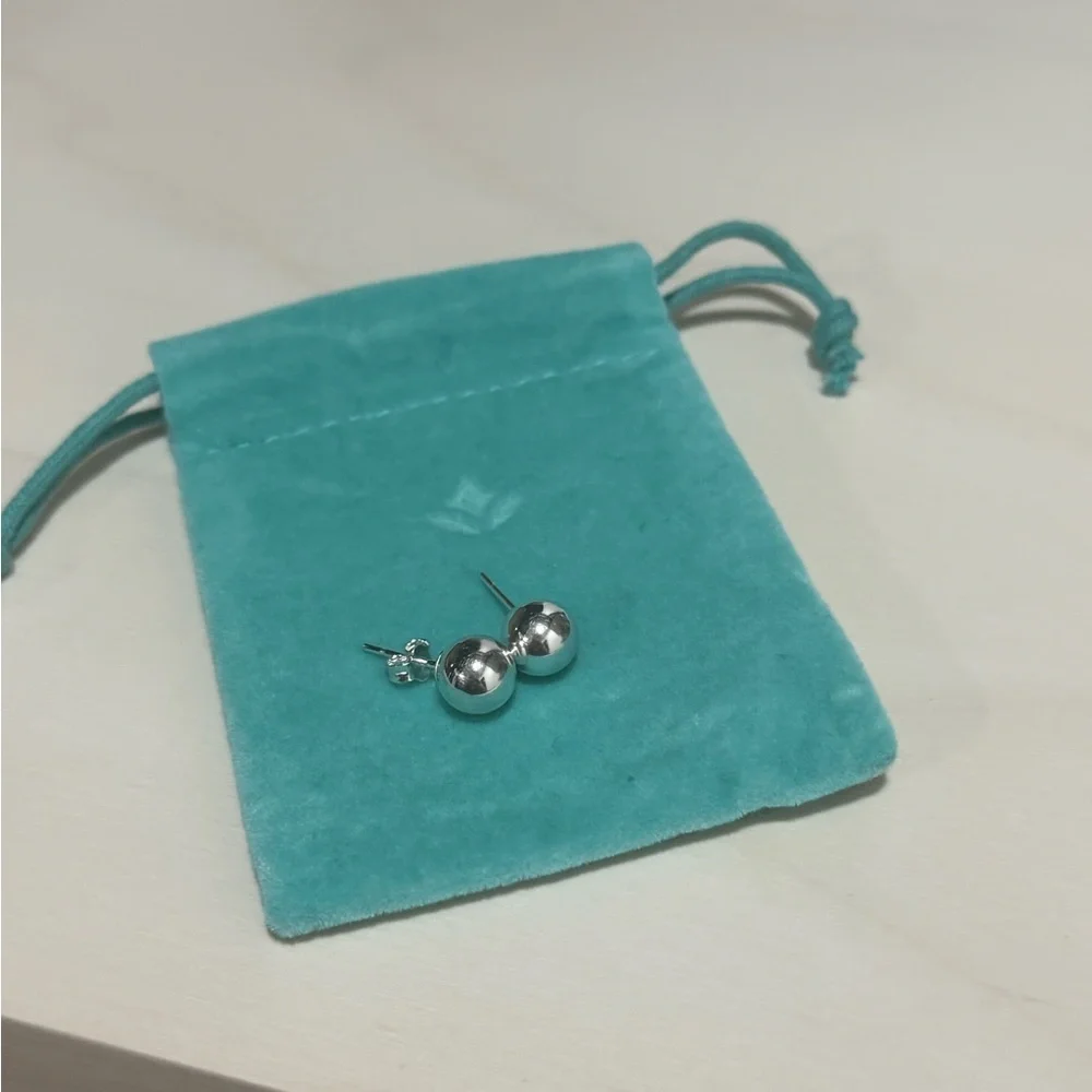 Brilliant Earth Silver Ball Stud Earrings - Picture 2 of 4